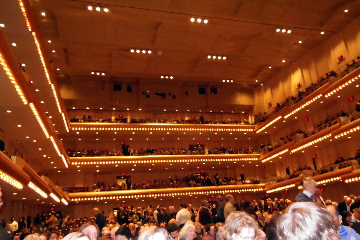 08-2 Inside The New York Philharmonic David Geffen Hall In Lincoln Center New York City